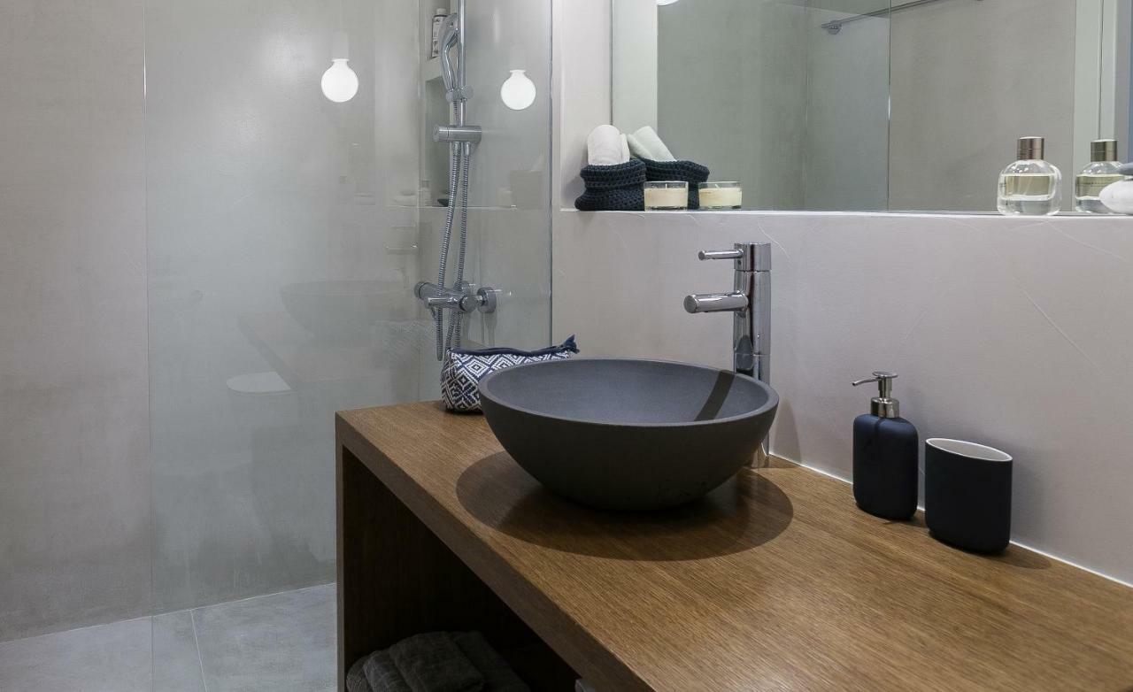 Unique Semi-Basement Stay At The Foot Of The Acropolis Афины Экстерьер фото