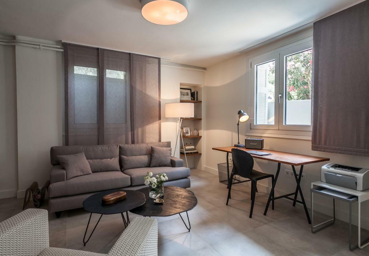 Unique Semi-Basement Stay At The Foot Of The Acropolis Афины Экстерьер фото